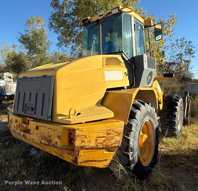 image for item DO7635 2000 John Deere 344H wheel loader