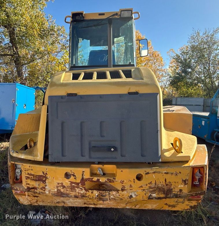image for item DO7635 2000 John Deere 344H wheel loader