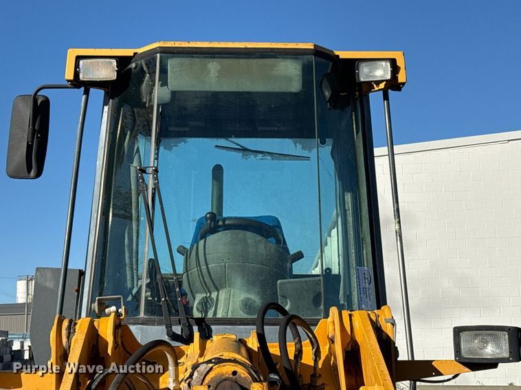 image for item DO7635 2000 John Deere 344H wheel loader