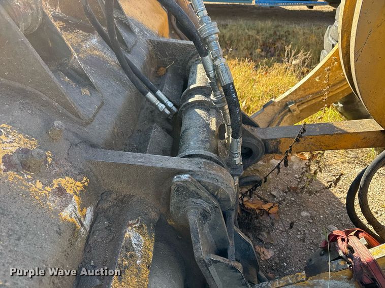 image for item DO7635 2000 John Deere 344H wheel loader