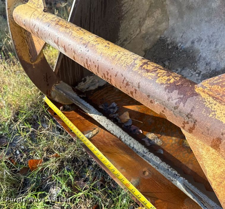 image for item DO7635 2000 John Deere 344H wheel loader