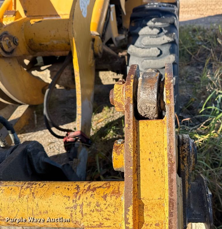 image for item DO7635 2000 John Deere 344H wheel loader