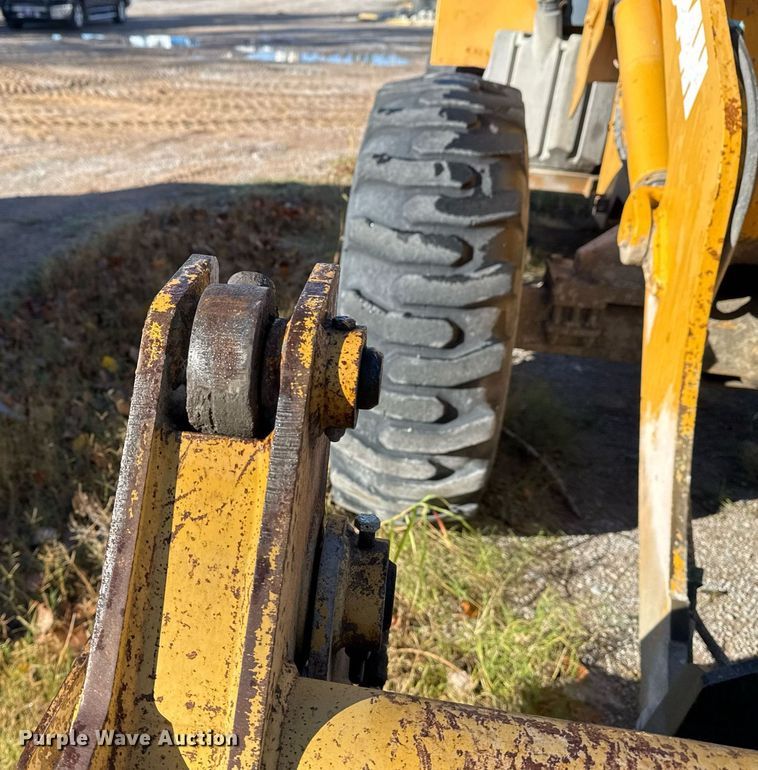 image for item DO7635 2000 John Deere 344H wheel loader