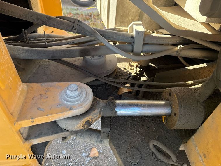 image for item DO7635 2000 John Deere 344H wheel loader