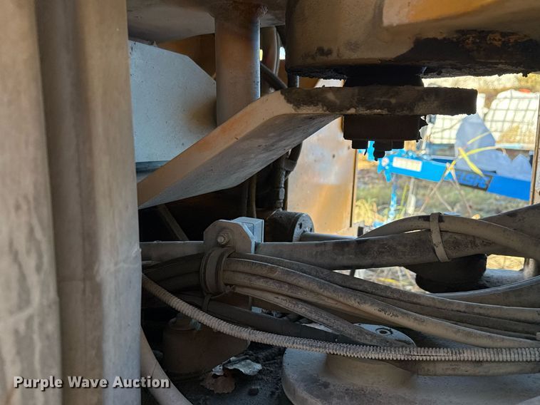 image for item DO7635 2000 John Deere 344H wheel loader