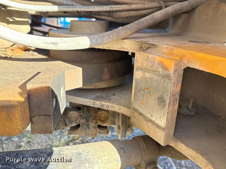 image for item DO7635 2000 John Deere 344H wheel loader