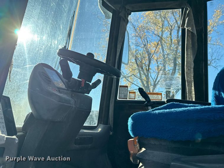 image for item DO7635 2000 John Deere 344H wheel loader