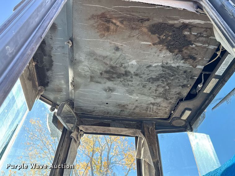 image for item DO7635 2000 John Deere 344H wheel loader