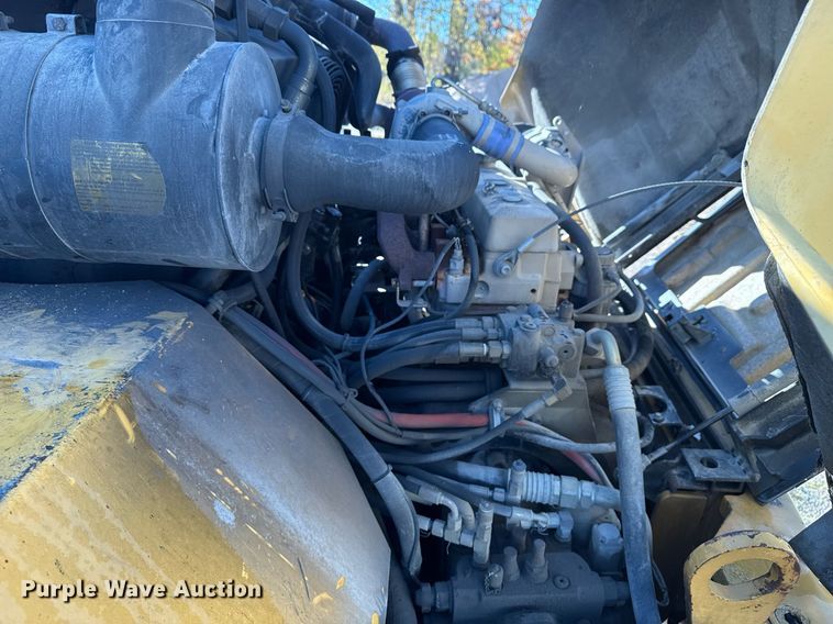 image for item DO7635 2000 John Deere 344H wheel loader