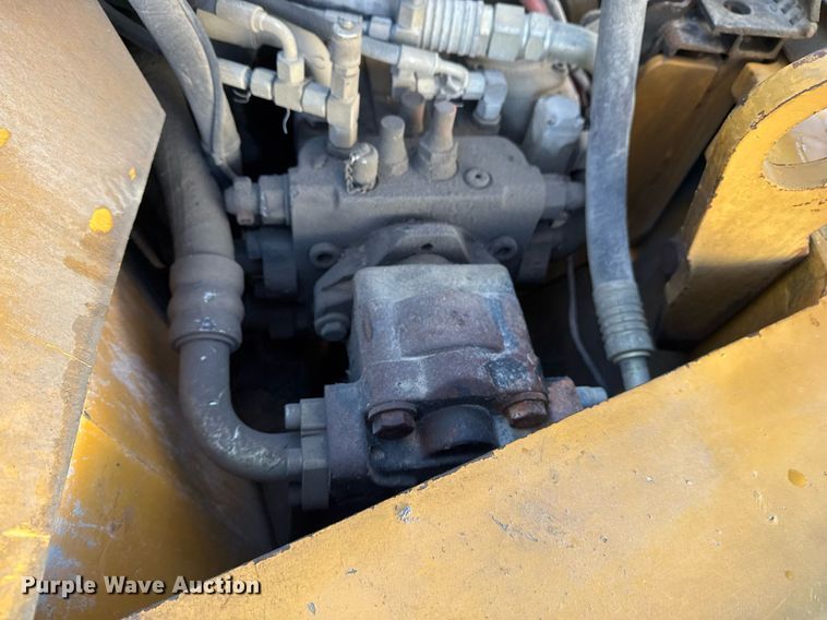 image for item DO7635 2000 John Deere 344H wheel loader