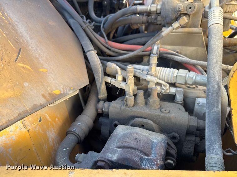 image for item DO7635 2000 John Deere 344H wheel loader