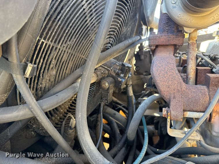 image for item DO7635 2000 John Deere 344H wheel loader