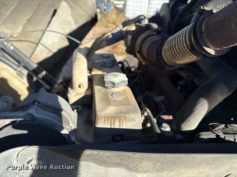 image for item DO7635 2000 John Deere 344H wheel loader