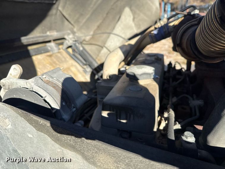 image for item DO7635 2000 John Deere 344H wheel loader