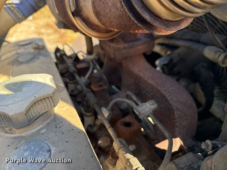 image for item DO7635 2000 John Deere 344H wheel loader