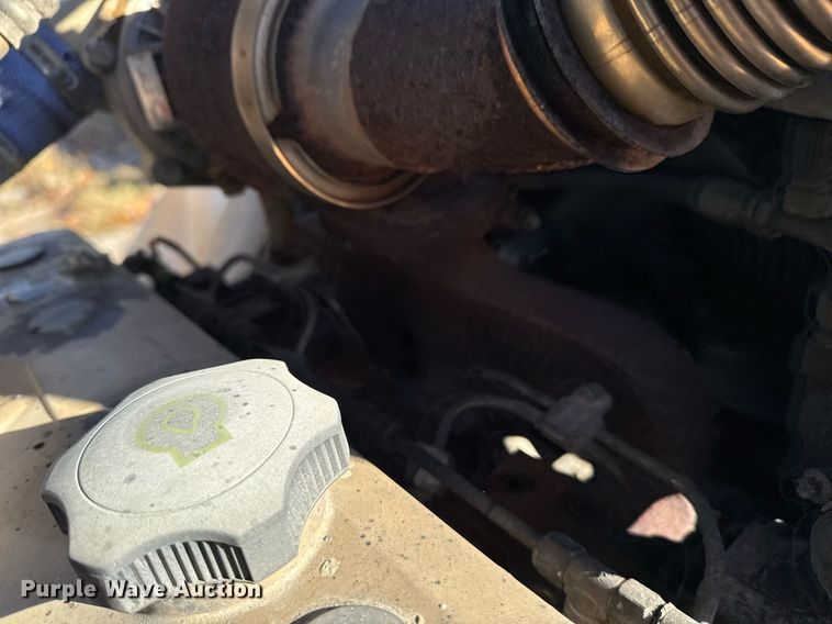 image for item DO7635 2000 John Deere 344H wheel loader