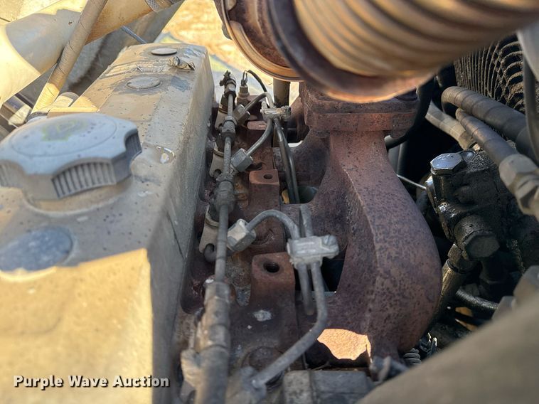 image for item DO7635 2000 John Deere 344H wheel loader