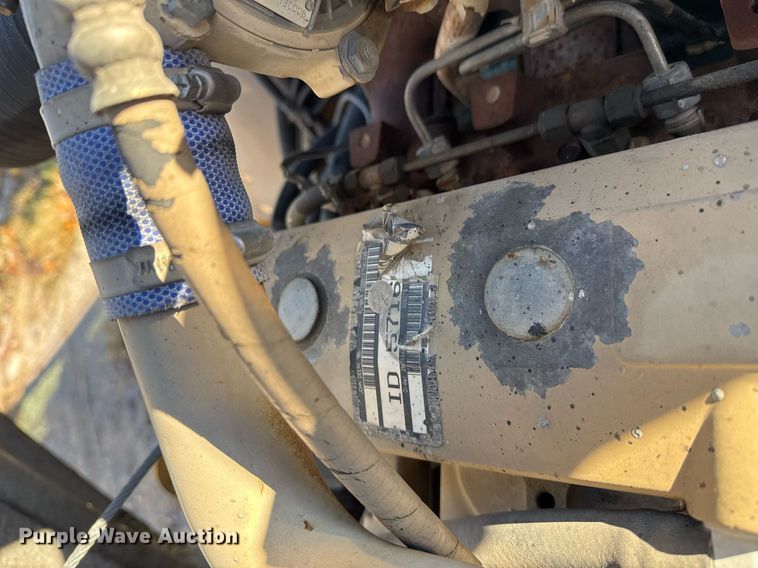 image for item DO7635 2000 John Deere 344H wheel loader