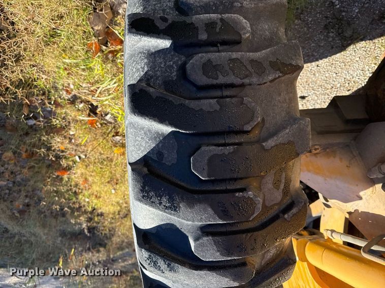 image for item DO7635 2000 John Deere 344H wheel loader