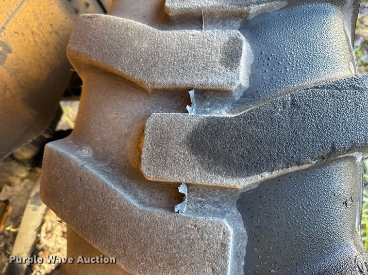 image for item DO7635 2000 John Deere 344H wheel loader