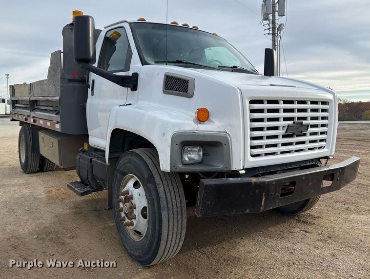 image for item DO7660 2007 Chevrolet C8500 dump truck