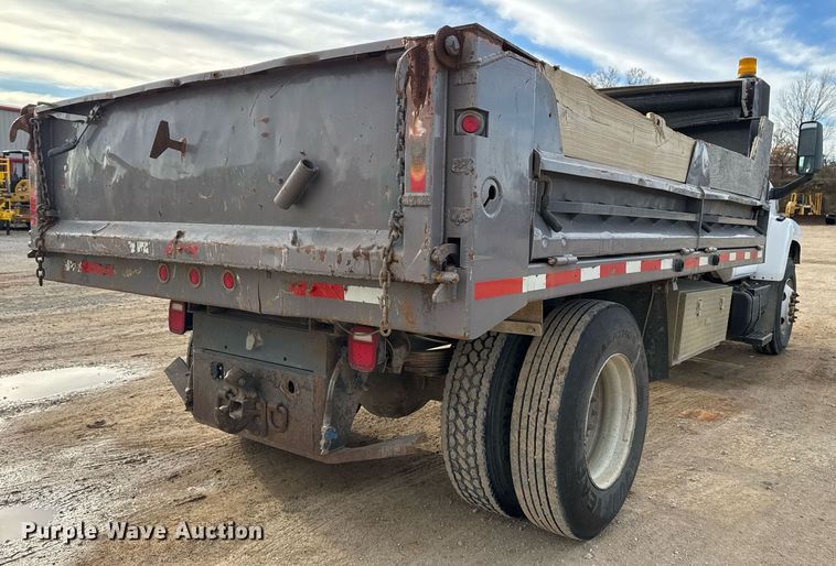 image for item DO7660 2007 Chevrolet C8500 dump truck