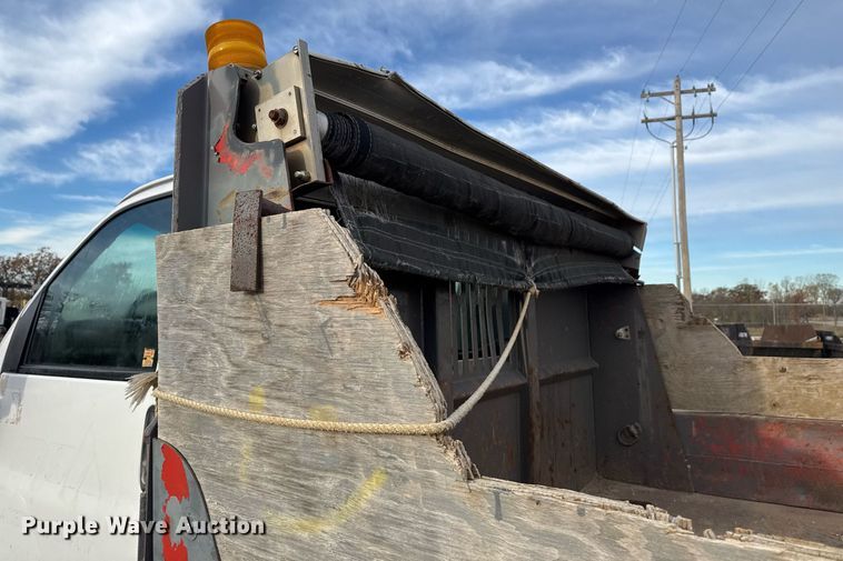 image for item DO7660 2007 Chevrolet C8500 dump truck