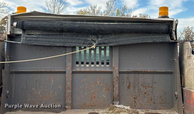 image for item DO7660 2007 Chevrolet C8500 dump truck