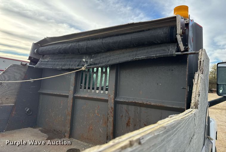 image for item DO7660 2007 Chevrolet C8500 dump truck