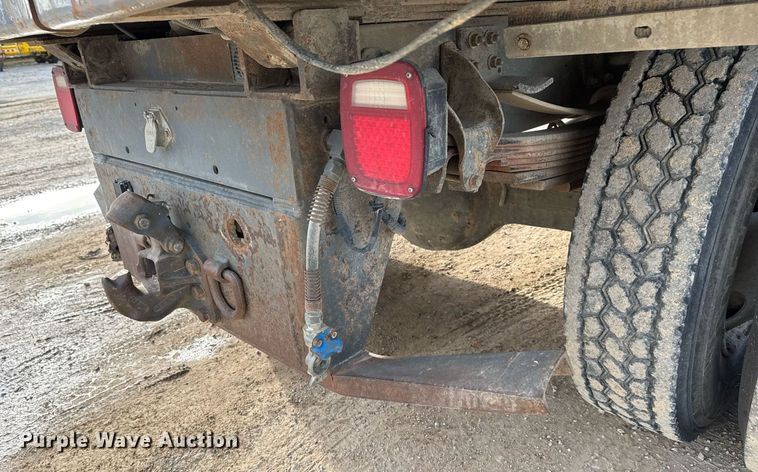 image for item DO7660 2007 Chevrolet C8500 dump truck