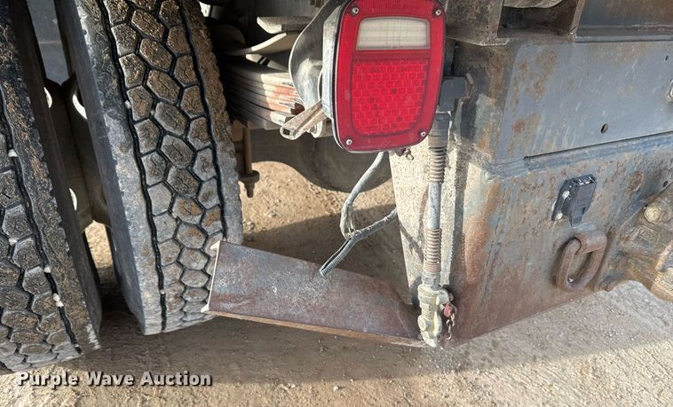 image for item DO7660 2007 Chevrolet C8500 dump truck