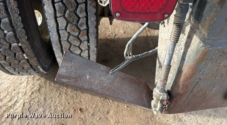 image for item DO7660 2007 Chevrolet C8500 dump truck