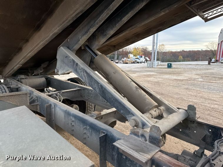 image for item DO7660 2007 Chevrolet C8500 dump truck