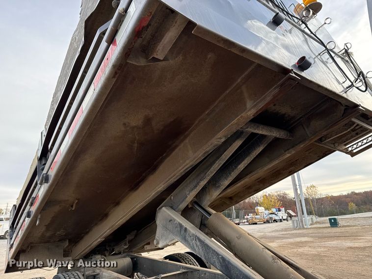 image for item DO7660 2007 Chevrolet C8500 dump truck