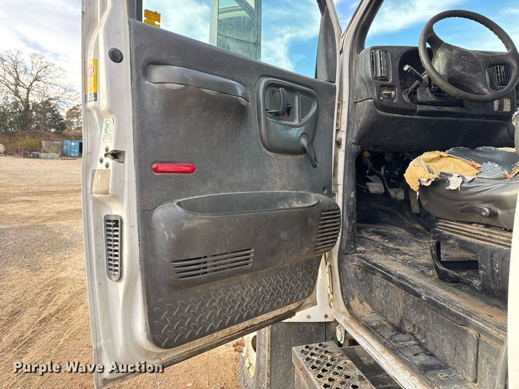 image for item DO7660 2007 Chevrolet C8500 dump truck