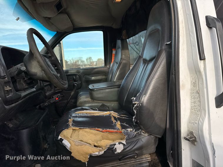 image for item DO7660 2007 Chevrolet C8500 dump truck