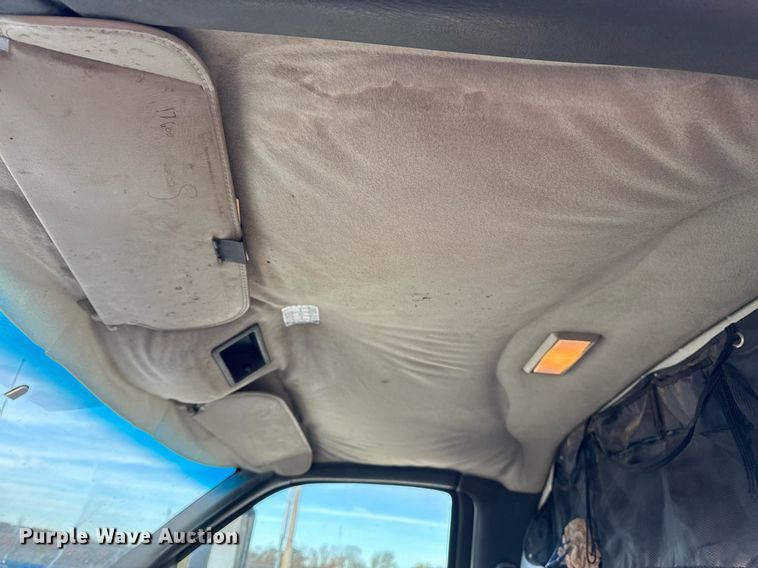 image for item DO7660 2007 Chevrolet C8500 dump truck