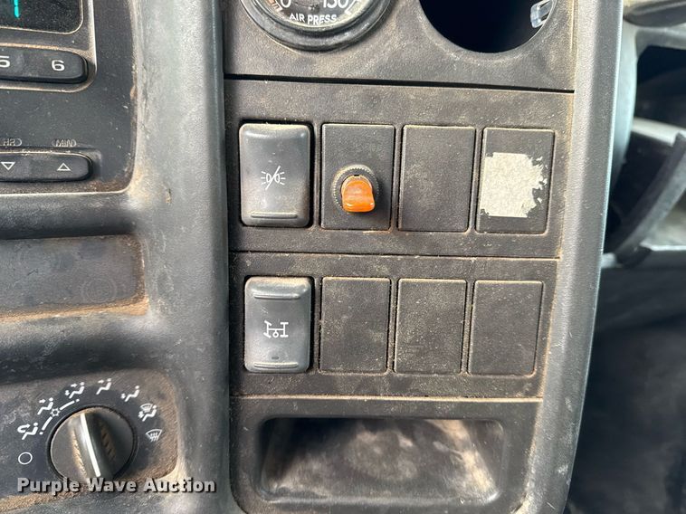 image for item DO7660 2007 Chevrolet C8500 dump truck