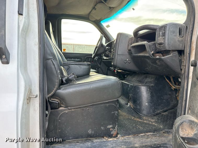 image for item DO7660 2007 Chevrolet C8500 dump truck