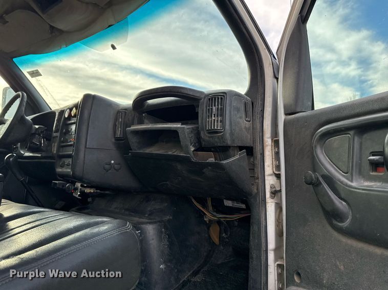 image for item DO7660 2007 Chevrolet C8500 dump truck