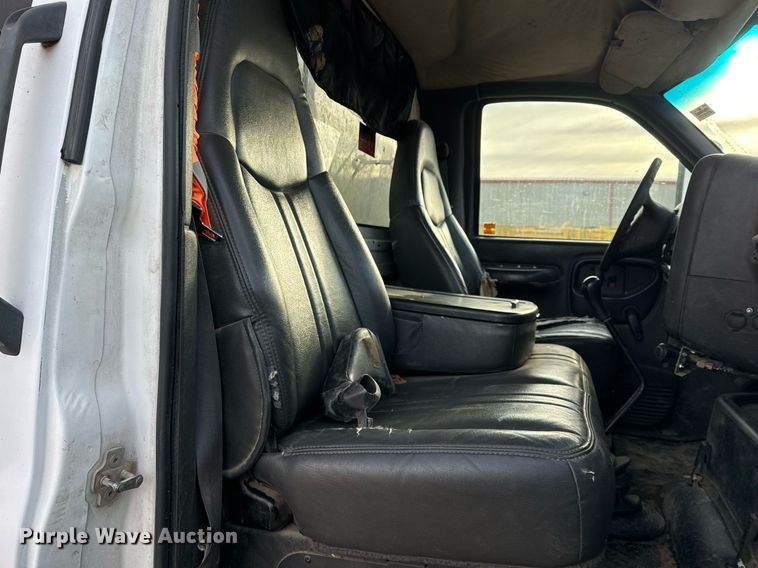 image for item DO7660 2007 Chevrolet C8500 dump truck