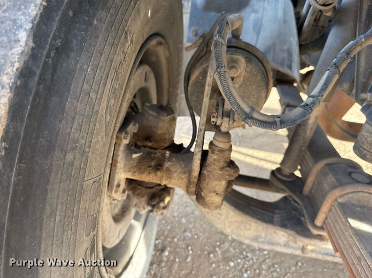 image for item DO7660 2007 Chevrolet C8500 dump truck