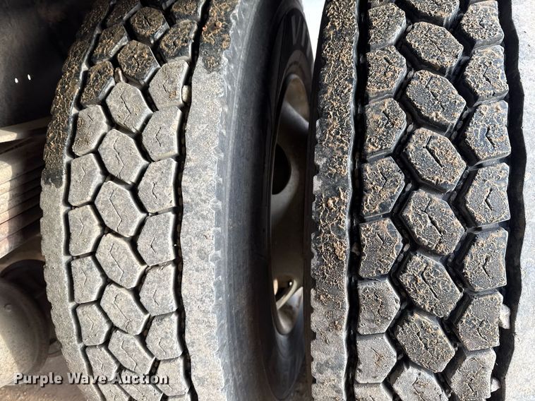 image for item DO7660 2007 Chevrolet C8500 dump truck