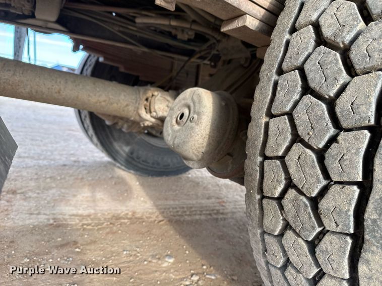 image for item DO7660 2007 Chevrolet C8500 dump truck