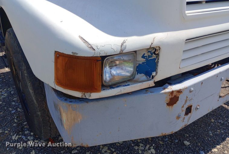 image for item DP1209 2001 International 2674 vacuum truck