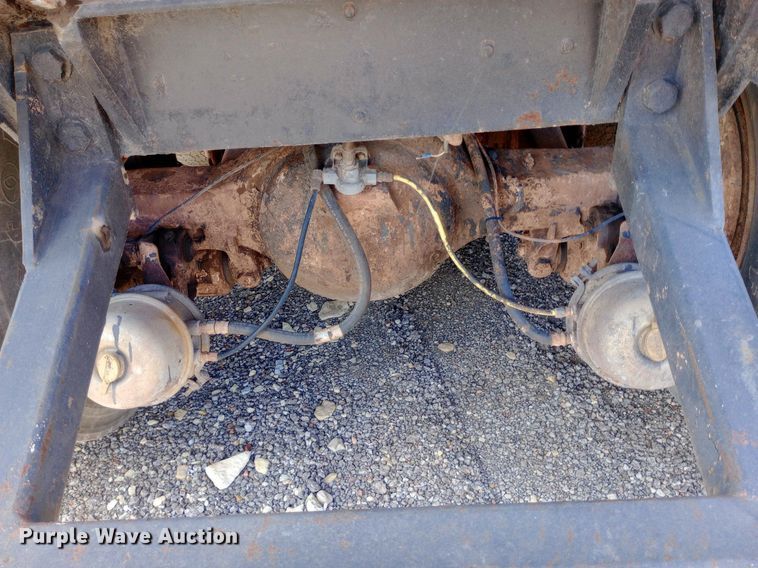 image for item DP1209 2001 International 2674 vacuum truck