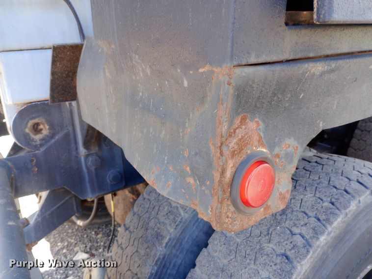 image for item DP1209 2001 International 2674 vacuum truck