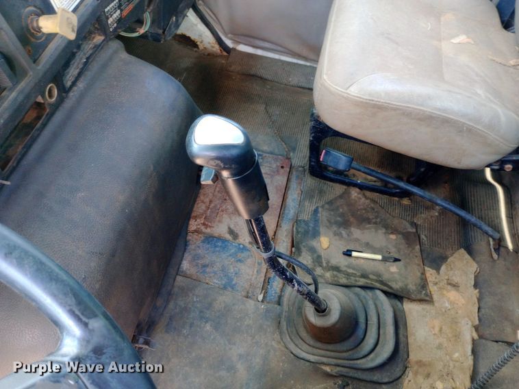 image for item DP1209 2001 International 2674 vacuum truck