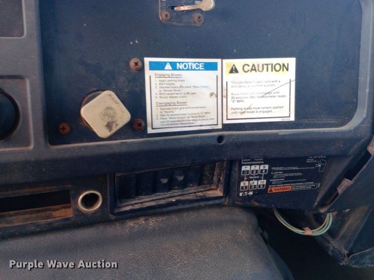 image for item DP1209 2001 International 2674 vacuum truck