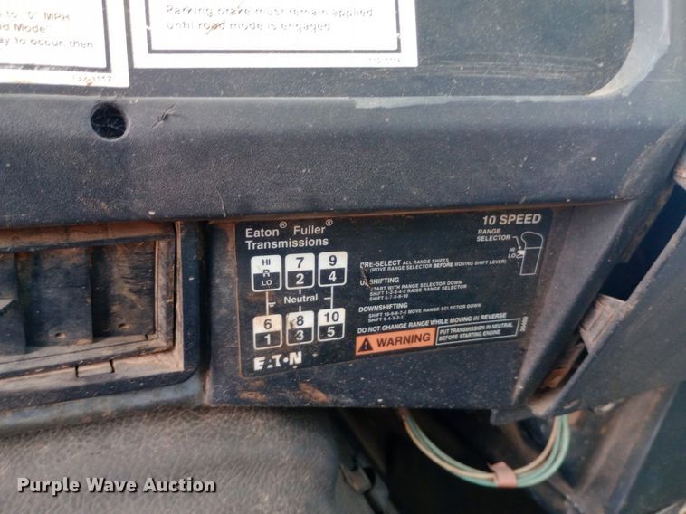 image for item DP1209 2001 International 2674 vacuum truck